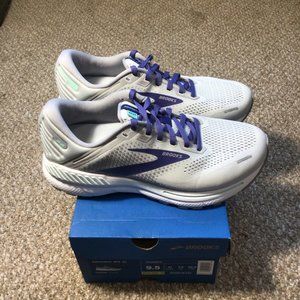 Brooks Adrenaline GTS 22 WIDE 9.5